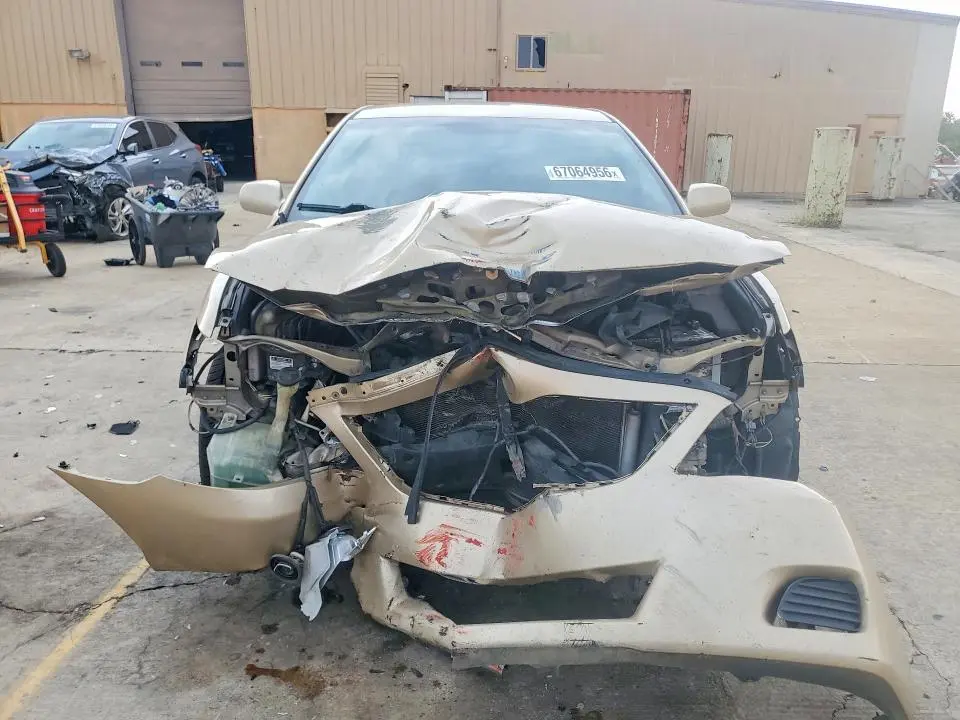 2011 TOYOTA CAMRY LE  
