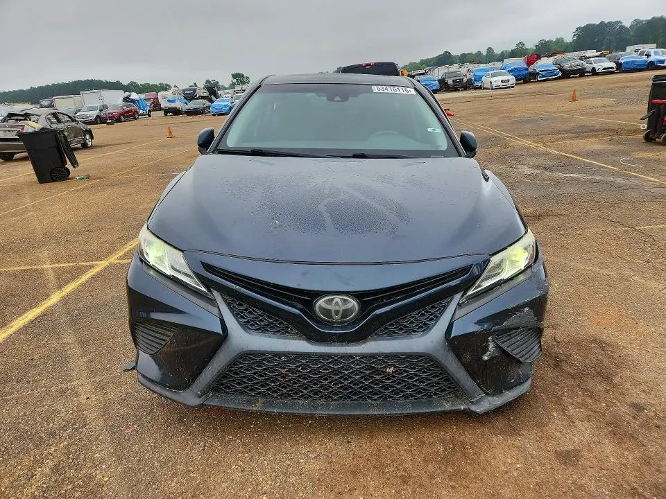 2019 TOYOTA CAMRY SE  