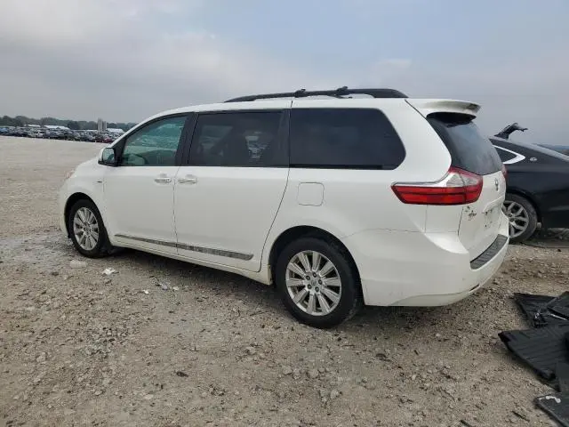 2017 TOYOTA SIENNA XLE  