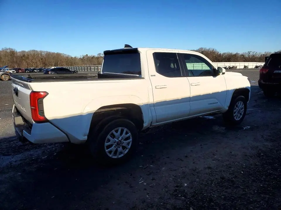 2024 TOYOTA TACOMA SR5  