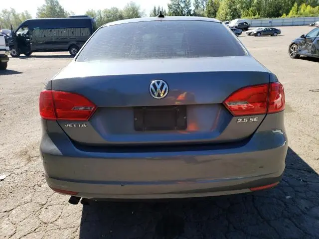 2011 VOLKSWAGEN JETTA SE  