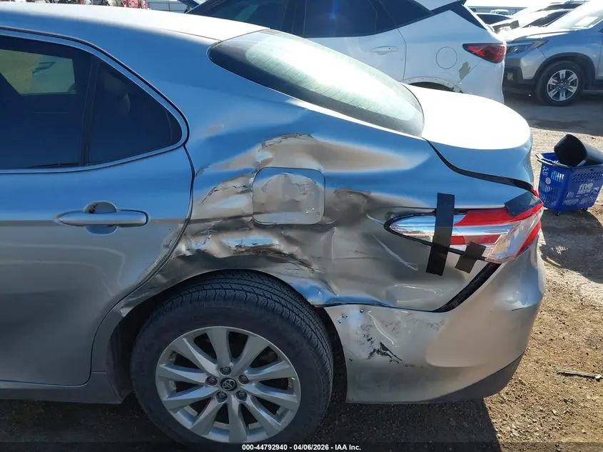 2018 TOYOTA CAMRY LE