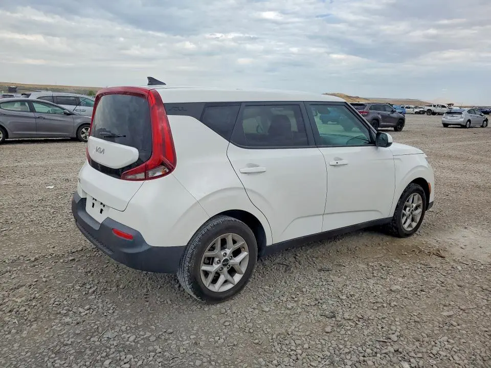 2022 KIA SOUL S  