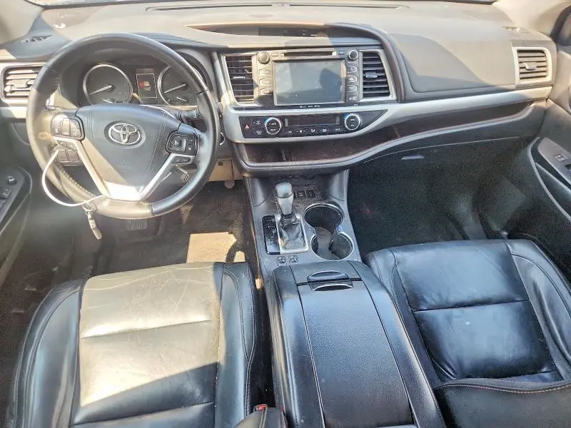 2018 TOYOTA HIGHLANDER XLE  