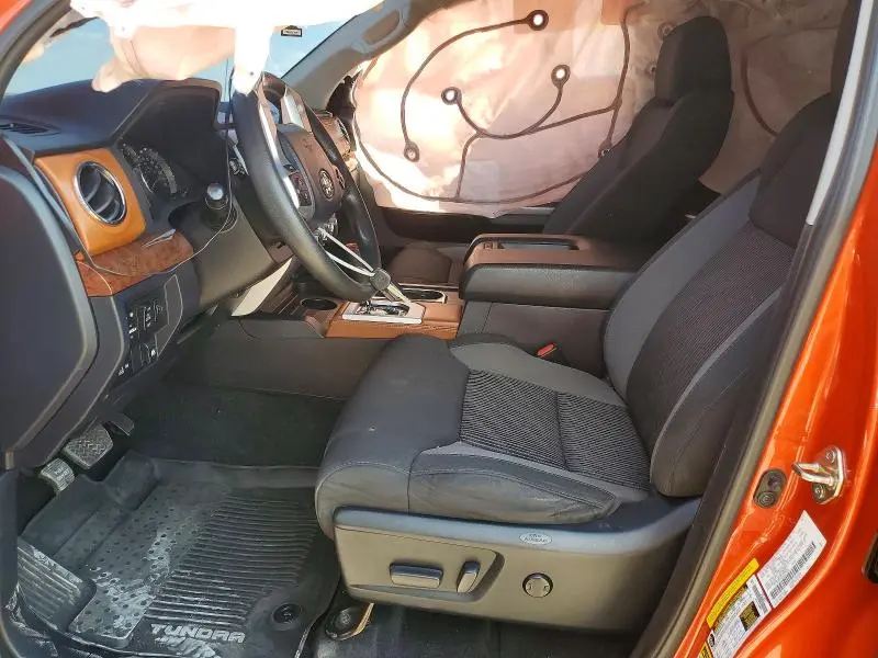 2017 TOYOTA TUNDRA SR5  