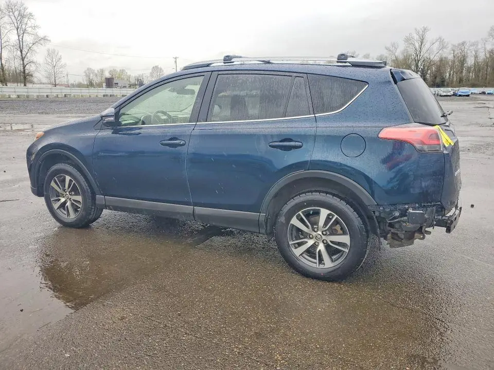 2018 TOYOTA RAV4 XLE  