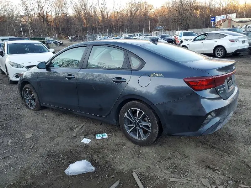 2023 KIA FORTE LX  