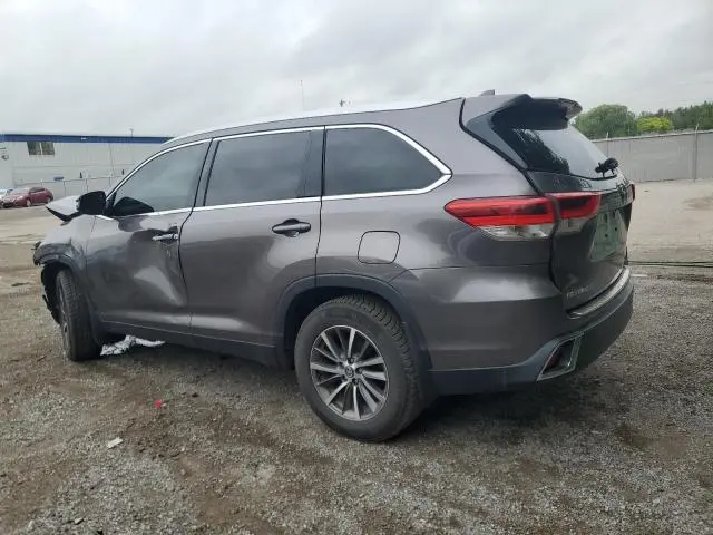 2019 TOYOTA HIGHLANDER SE  