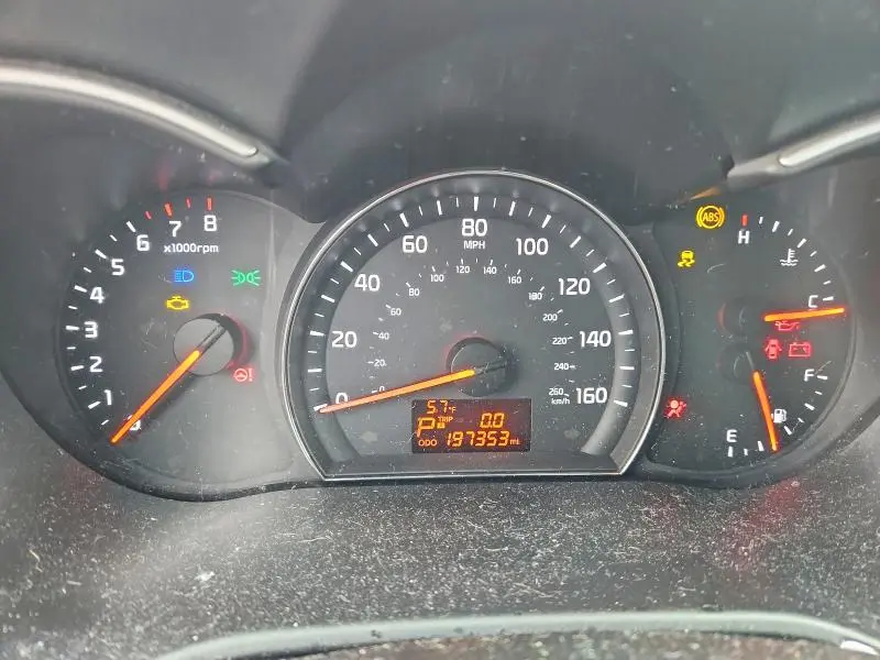 2015 KIA SORENTO LX  