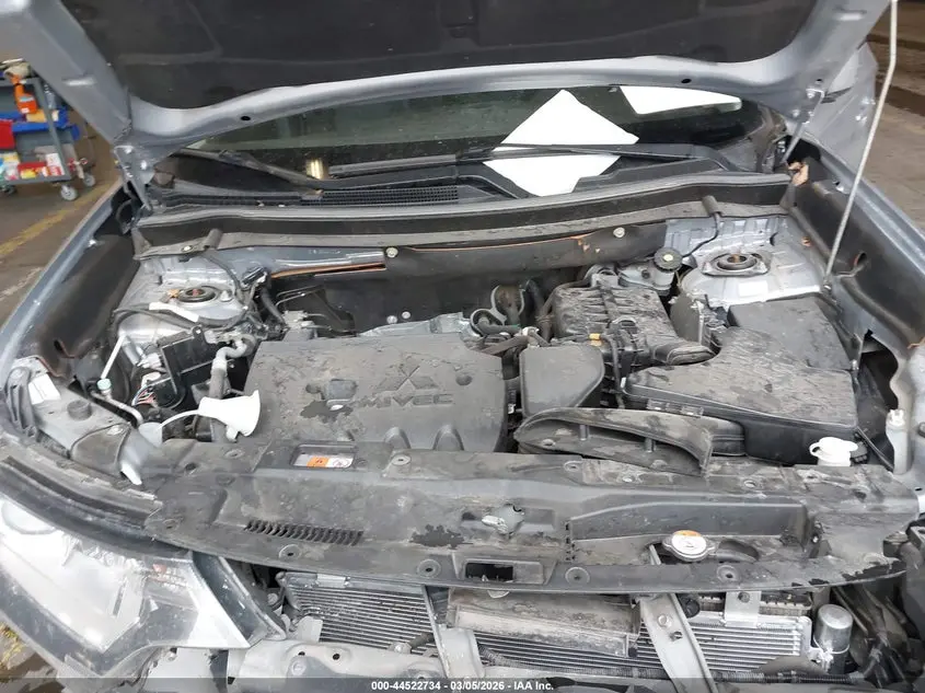 2016 MITSUBISHI OUTLANDER SE