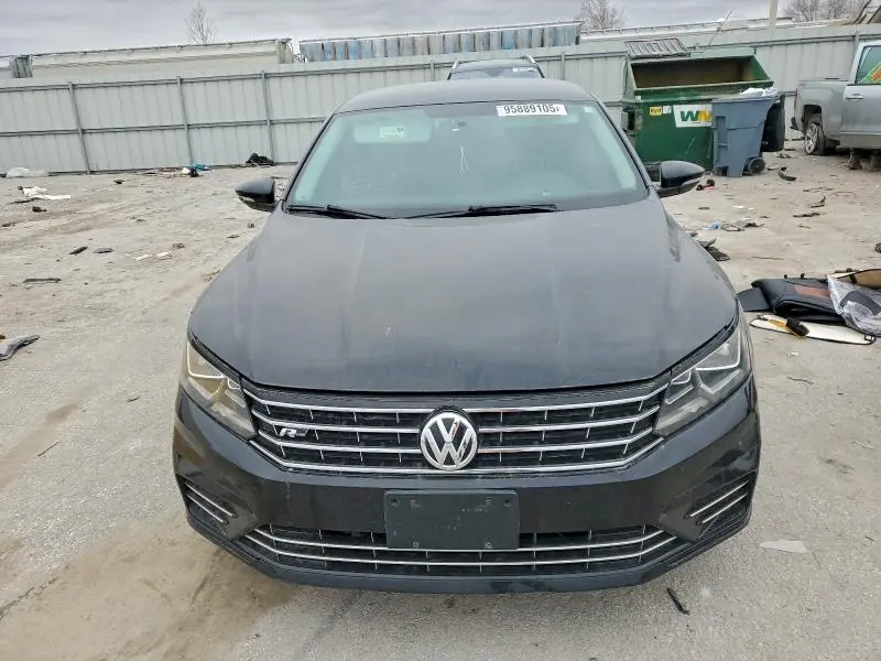 2016 VOLKSWAGEN PASSAT S  