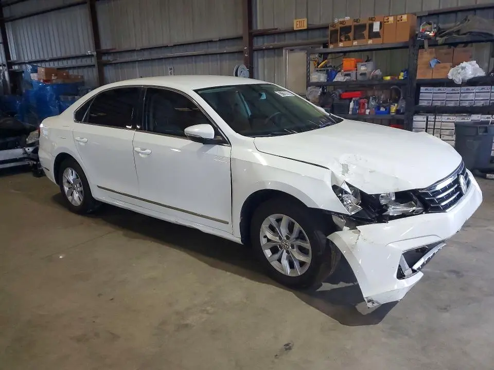 2017 VOLKSWAGEN PASSAT S  