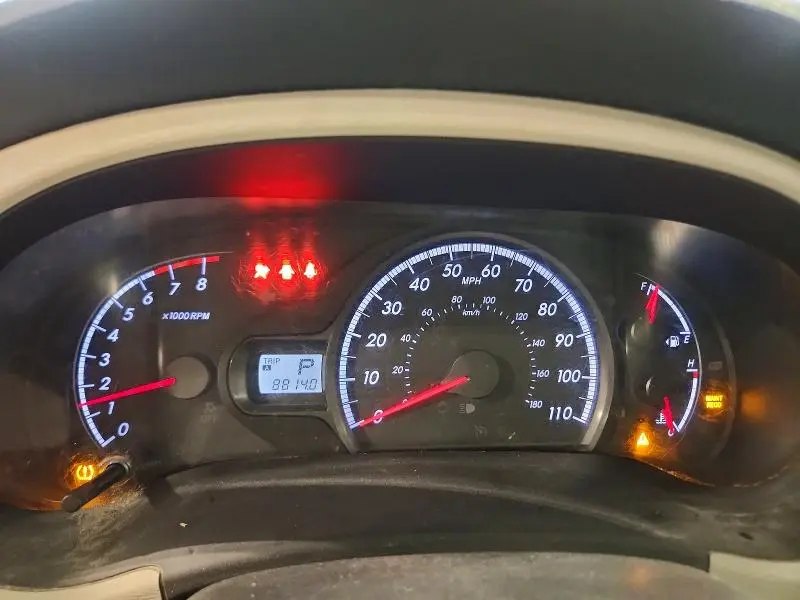 2011 TOYOTA SIENNA LE  