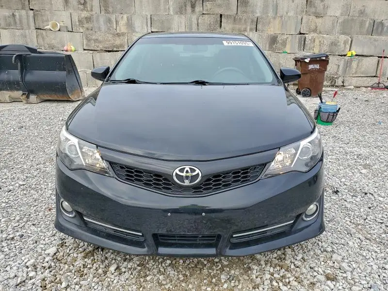 2012 TOYOTA CAMRY SE  