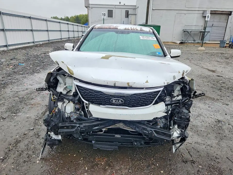 2015 KIA SORENTO LX  