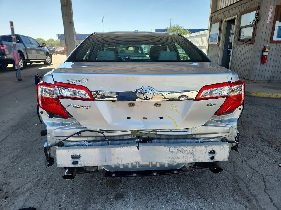2014 TOYOTA CAMRY XLE V6  