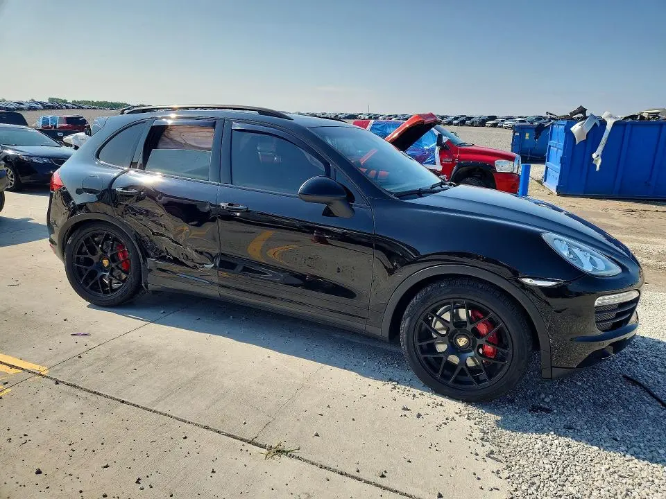 2014 PORSCHE CAYENNE S  