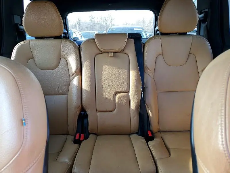 2016 VOLVO XC90 T6  