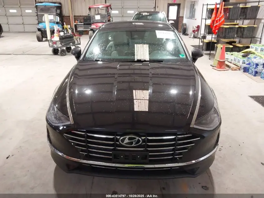 2023 HYUNDAI SONATA SE