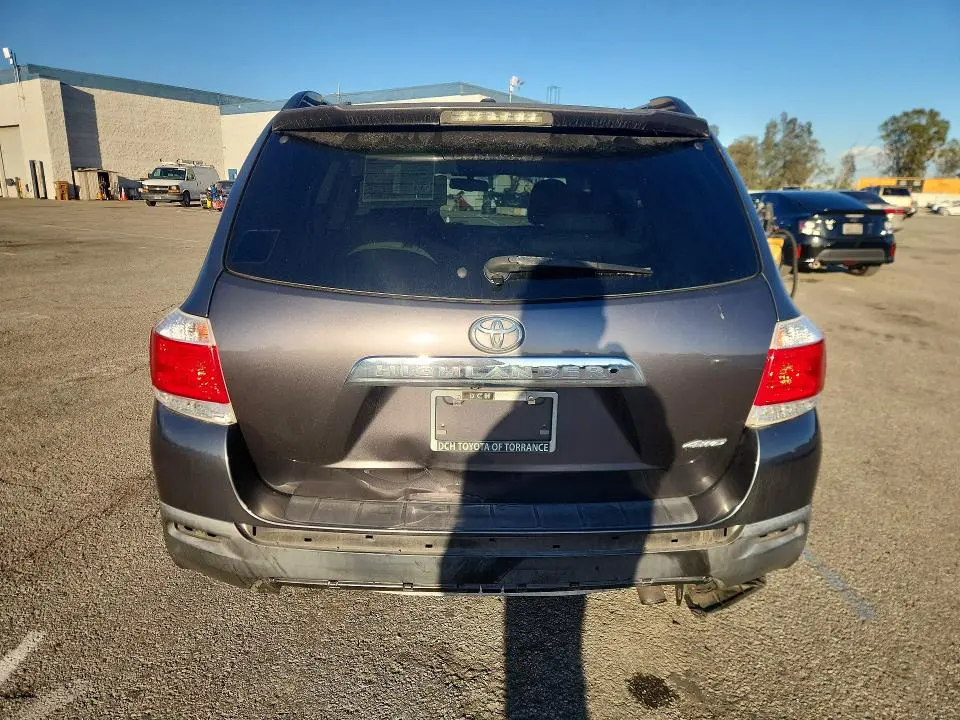 2013 TOYOTA HIGHLANDER LIMITED  