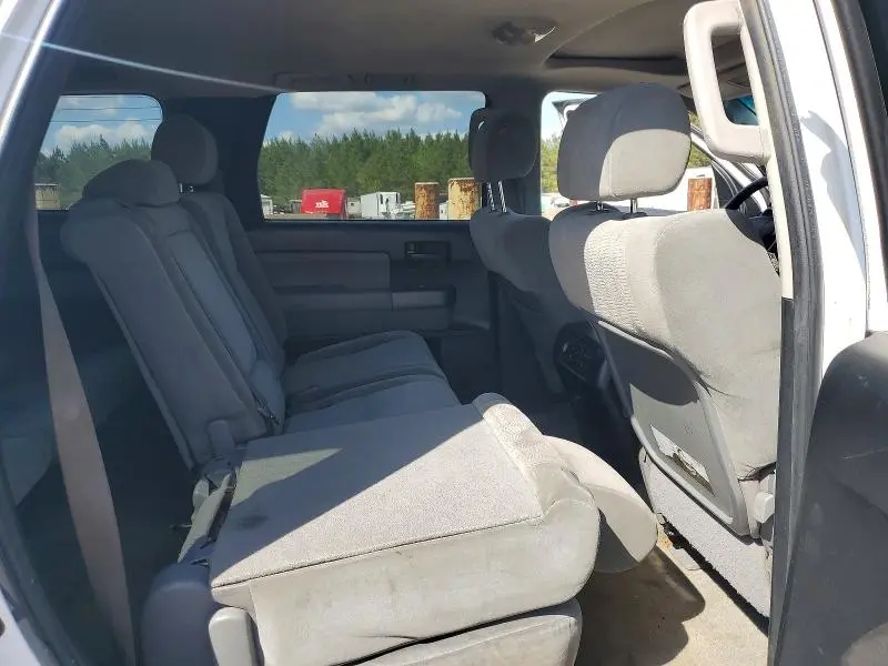 2011 TOYOTA SEQUOIA SR5  