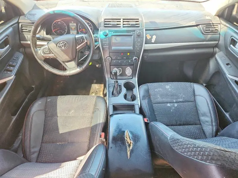 2015 TOYOTA CAMRY SE  
