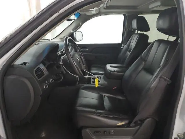 2011 CHEVROLET SUBURBAN K1500 LT  