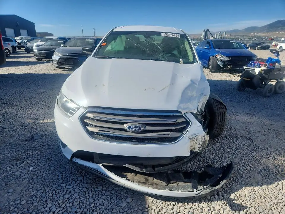 2016 FORD TAURUS SE  