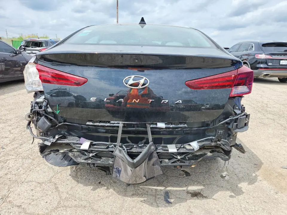 2020 HYUNDAI ELANTRA SEL  