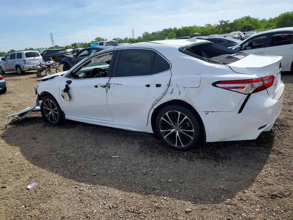 2020 TOYOTA CAMRY SE  