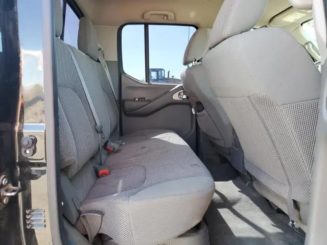 2016 NISSAN FRONTIER SV  