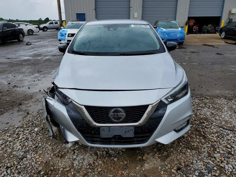 2021 NISSAN VERSA SR  