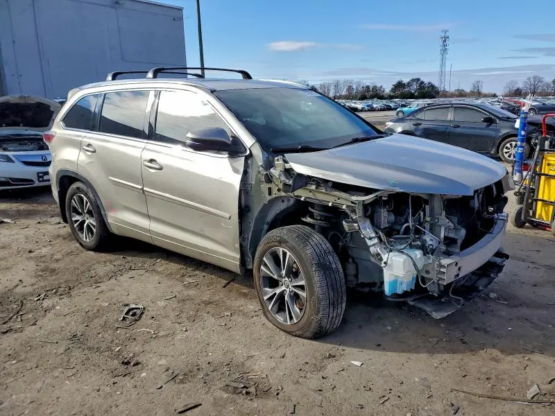 2016 TOYOTA HIGHLANDER XLE  