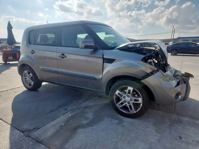 2011 KIA SOUL +  