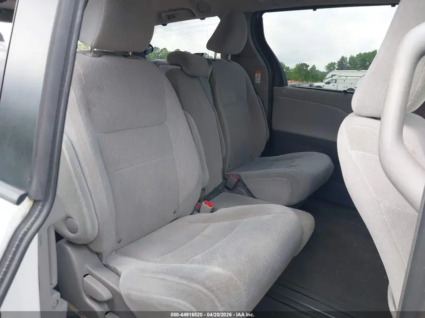 2015 TOYOTA SIENNA LE 8 PASSENGER