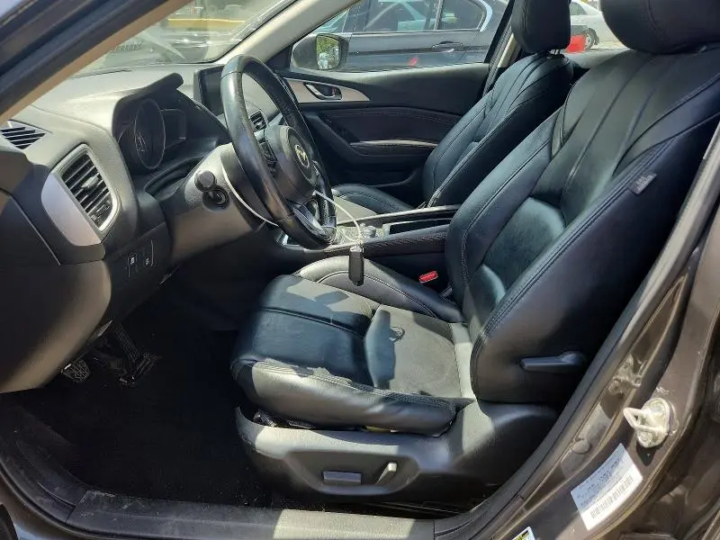2017 MAZDA 3 TOURING  