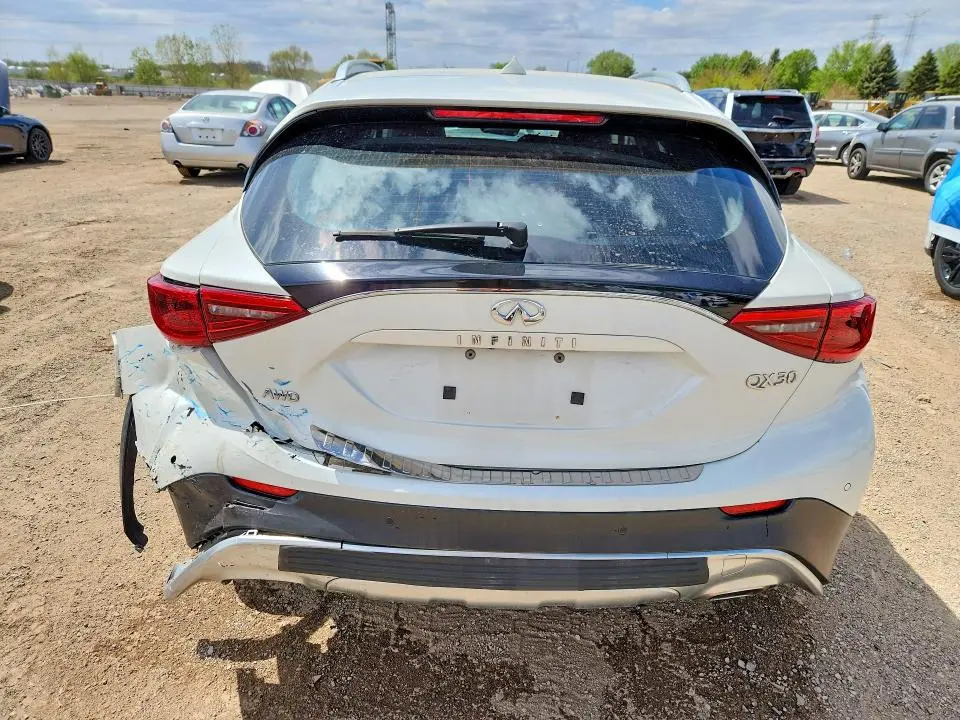 2017 INFINITI QX30 PREMIUM  