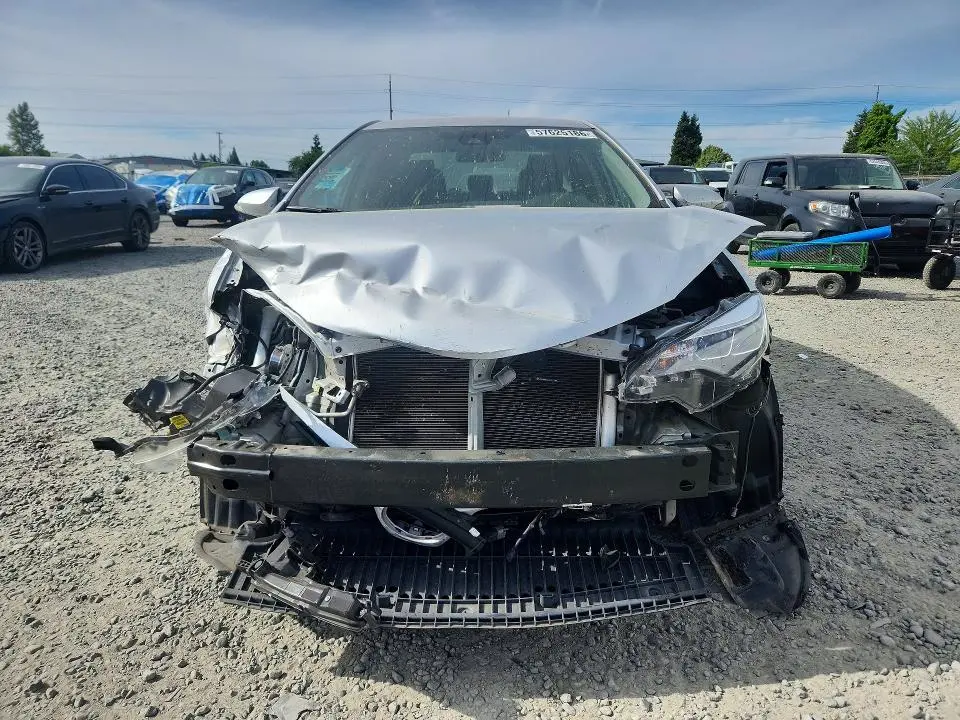 2017 TOYOTA COROLLA SE  