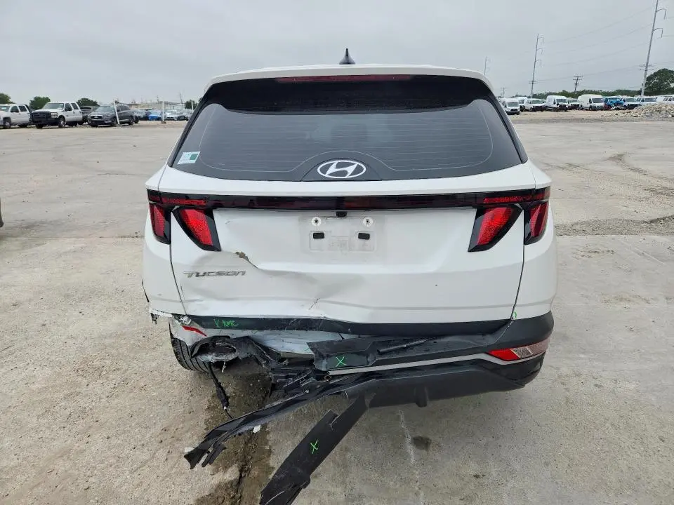 2024 HYUNDAI TUCSON SE  
