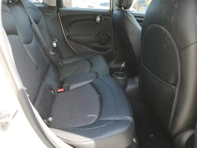 2016 MINI COOPER 