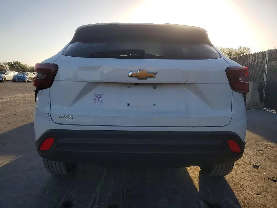 2024 CHEVROLET TRAX LS  