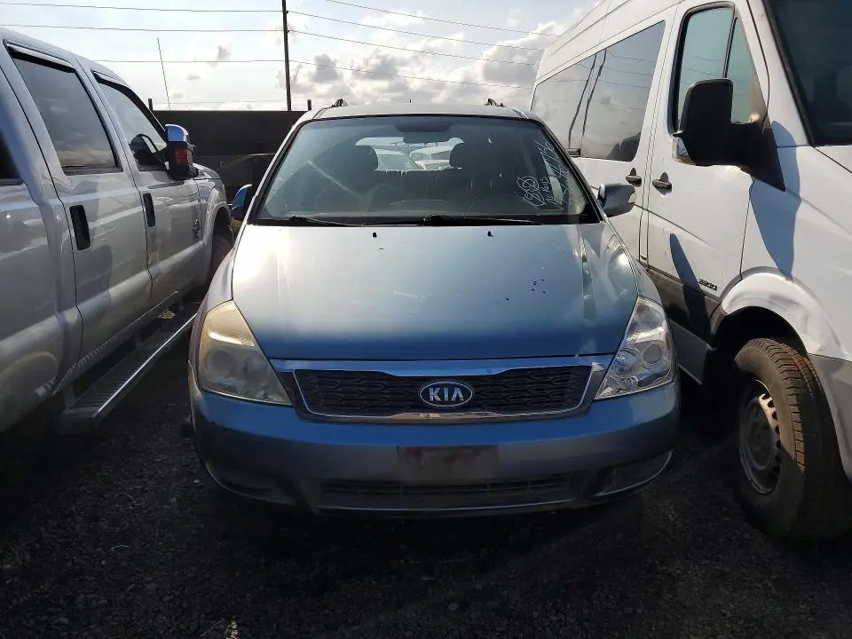 2012 KIA SEDONA LX  