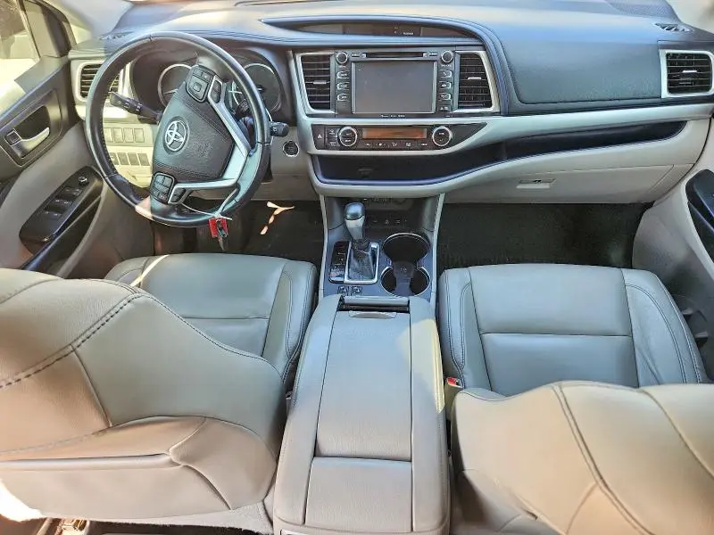 2018 TOYOTA HIGHLANDER XLE  