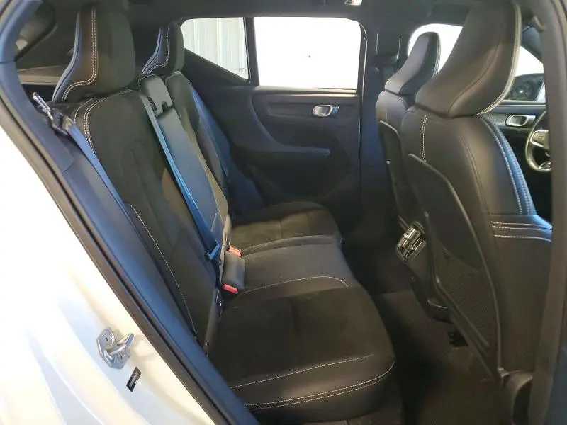 2021 VOLVO XC40 T5 R-DESIGN  
