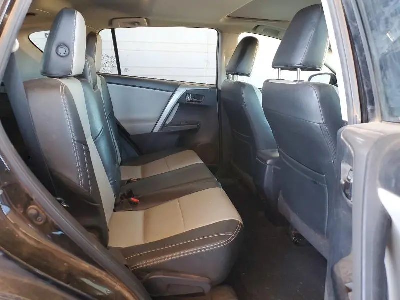 2017 TOYOTA RAV4 XLE  