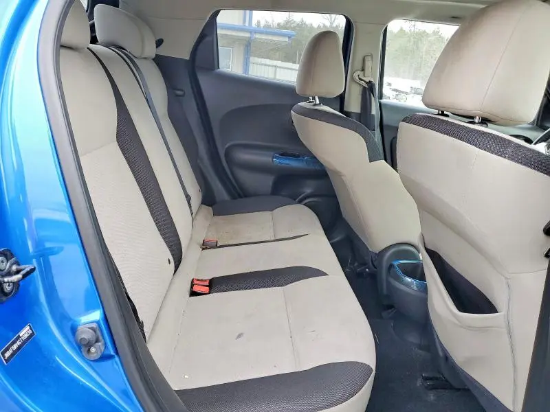 2012 NISSAN JUKE S  