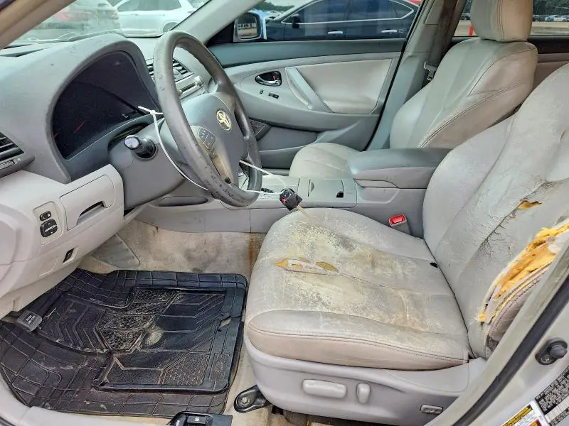 2011 TOYOTA CAMRY LE  