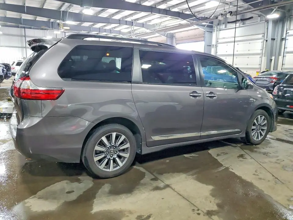 2020 TOYOTA SIENNA LIMITED PREMIUM 7-PASSENGER  
