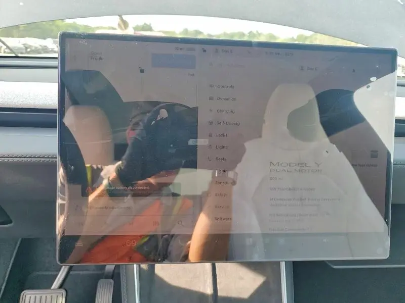 2026 TESLA MODEL Y   
