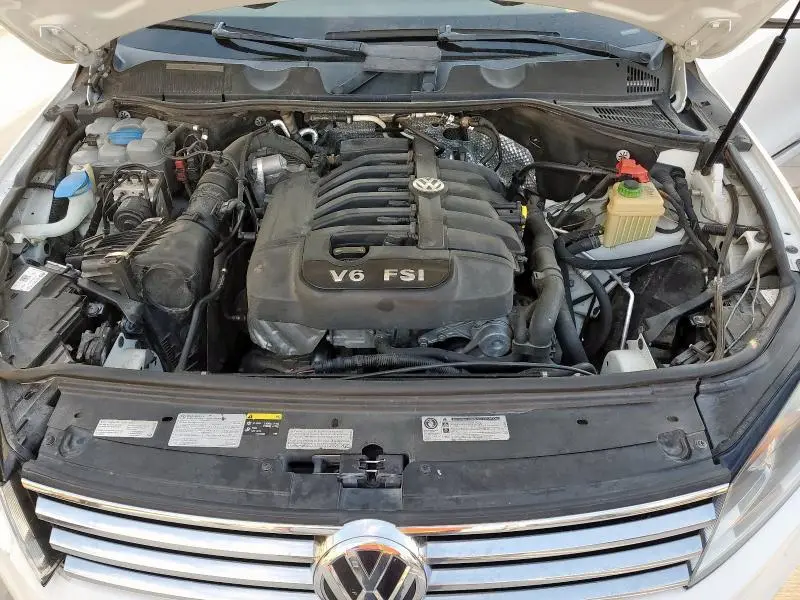 2016 VOLKSWAGEN TOUAREG SPORT  